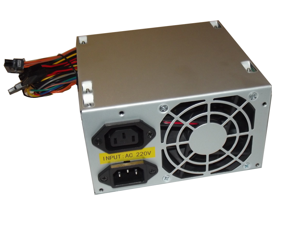 Fuente ATX Xtreme 600w 24+4 pin - conector SATA